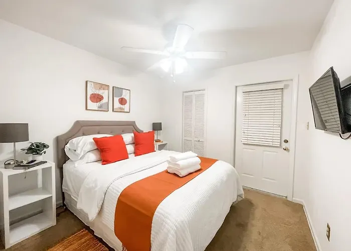 Tally Town Gem 2bdr 2 Ba Townhome